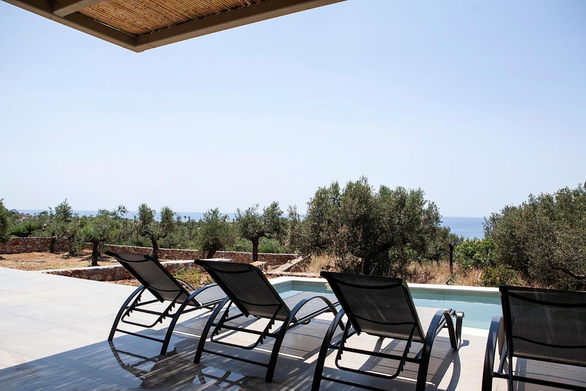 Riverstone With Private Pools Villa Lévktron
