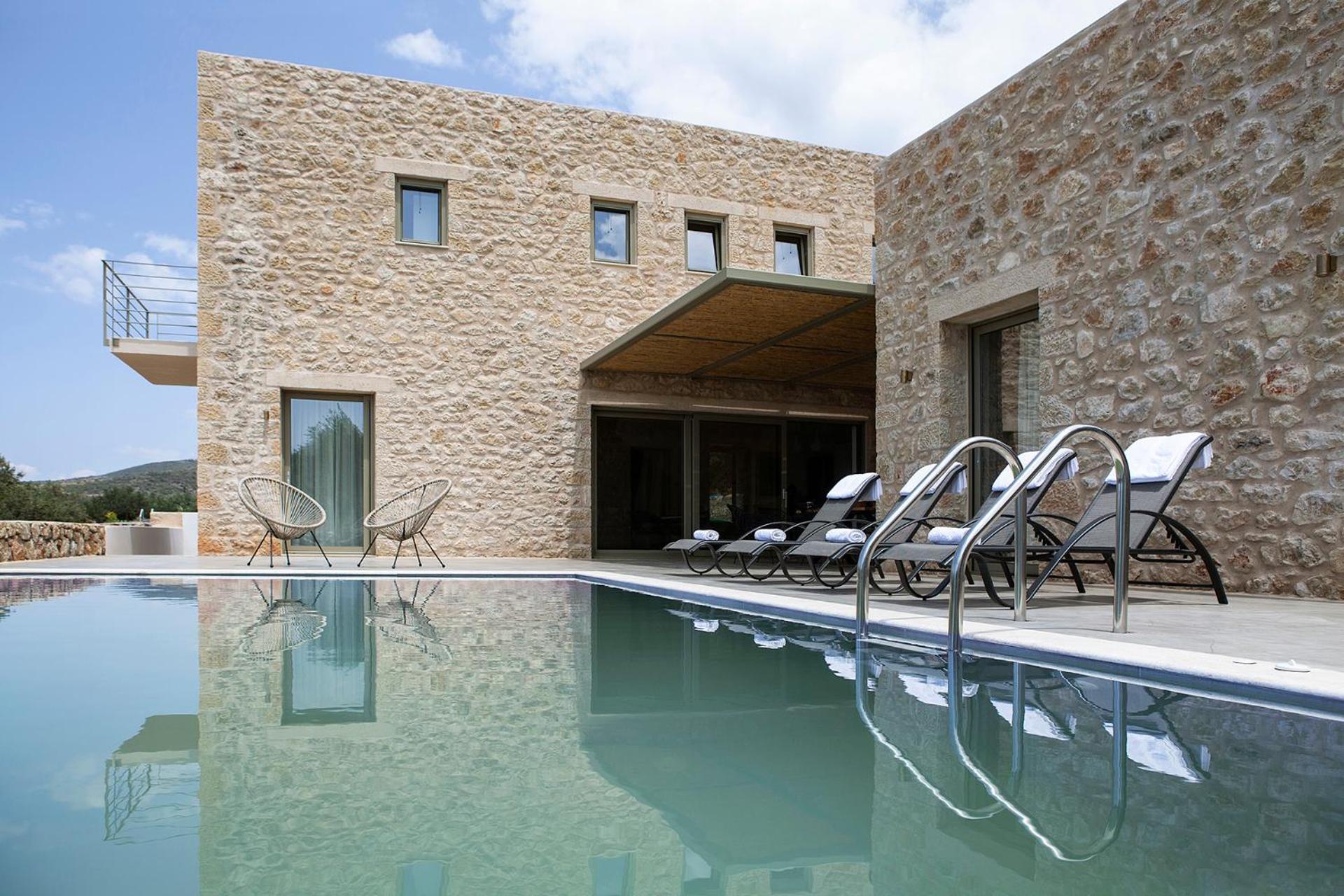Villa Riverstone With Private Pools Lévktron